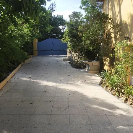 Vakantiehuis Maison Du Cedre